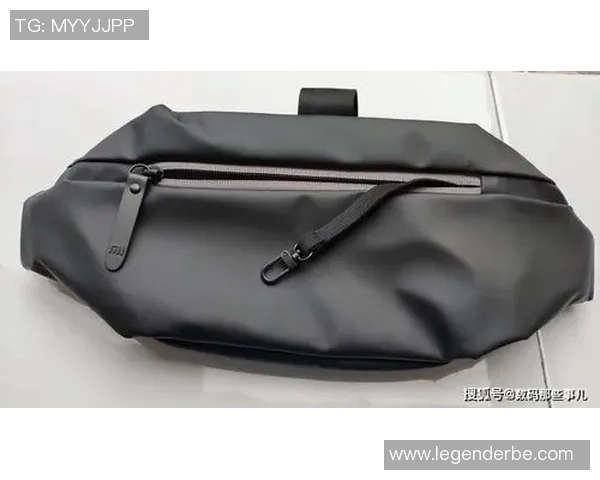 围绕足球球星定制包设计展现运动与时尚结合的新潮魅力